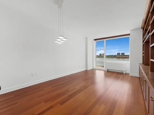 100 Riverside Boulevard image 1 of 5