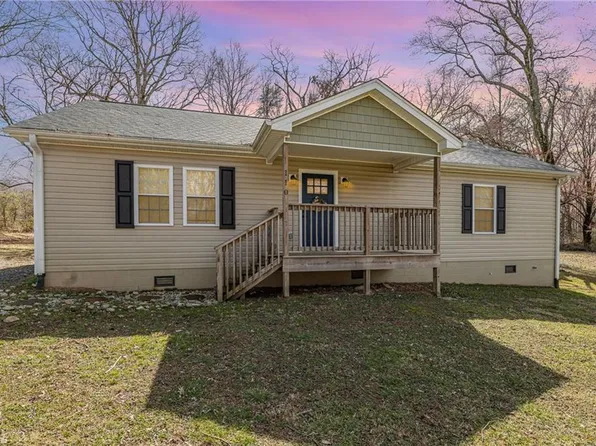 110 Northwoods Cir, Winston Salem, NC 27101