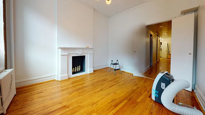 Rented by Bond New York | media 6