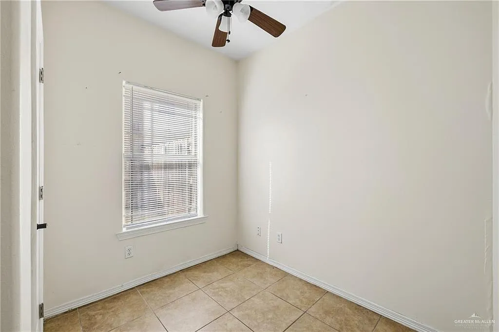 2 bed, 2.5 bath, 1332 sqft, $1,100 — Photo 4