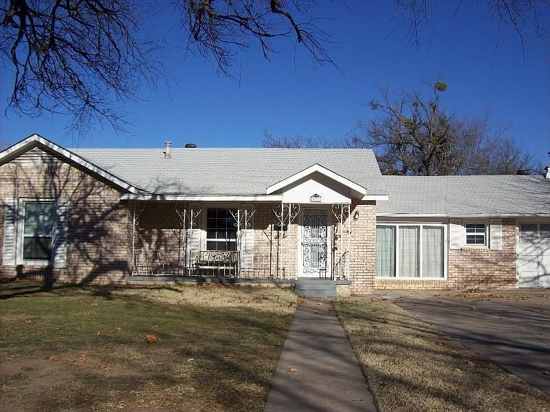 1st image of 130 Lilac Ln
