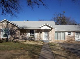 130 Lilac Ln, Burkburnett, TX 76354