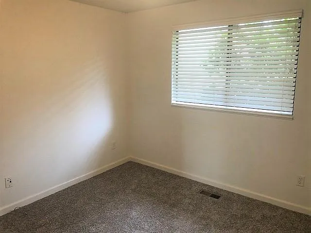 1078 SE Fir Grove Loop — Photo 10