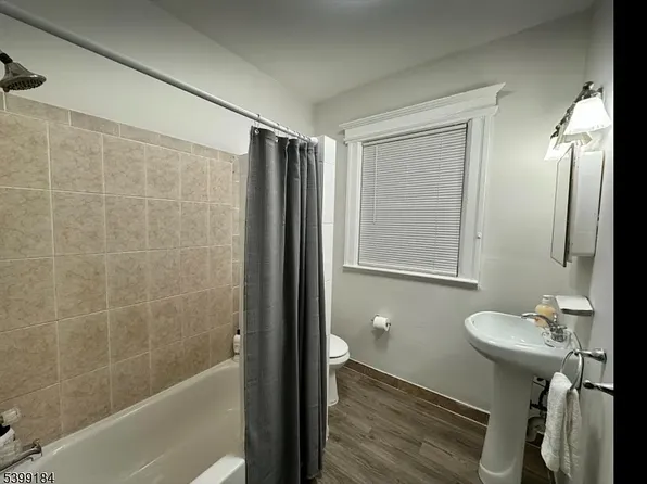 53 Claremont Avenue image 5 of 7