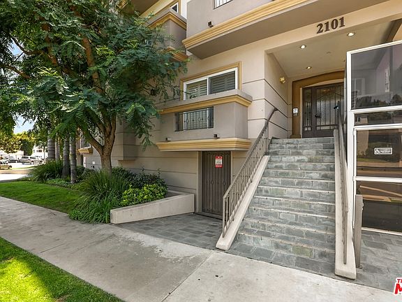 2nd image of 2101 S Beverly Glen Blvd #Penthouse 2