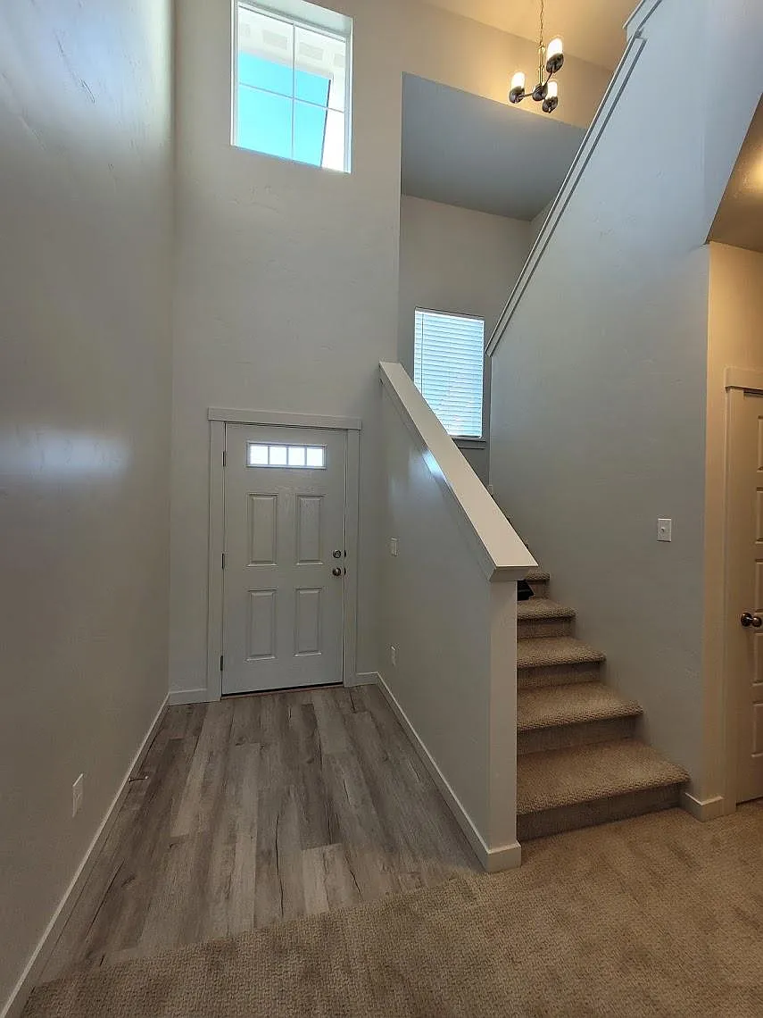 3 bed, 2.5 bath, 2017 sqft, $2,795 — Photo 2