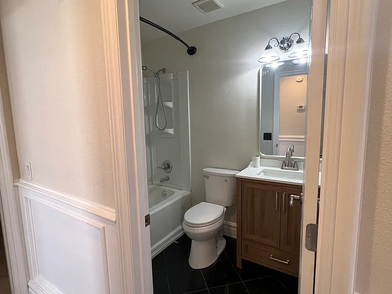 7448 Greenwich Pl — Photo 12