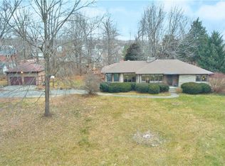10 Circle Dr, Carmel, IN 46032
