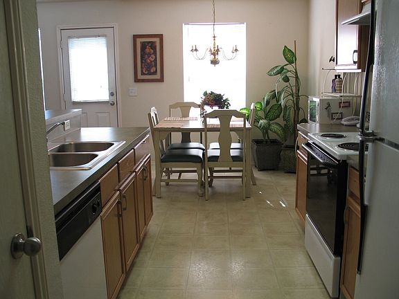 4th image of 2501 Prospect Hill Dr