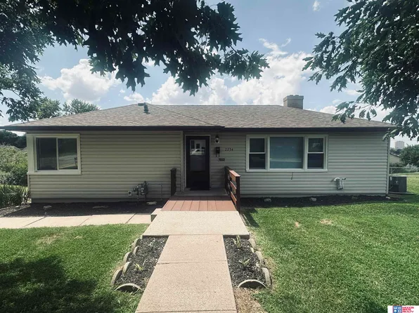 2234 S 41st St, Omaha, NE 68105