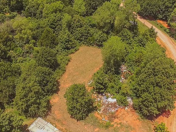 4th image of 17200 Moonview Cir