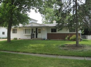 275 Plymouth Ln, Crystal Lake, IL 60014