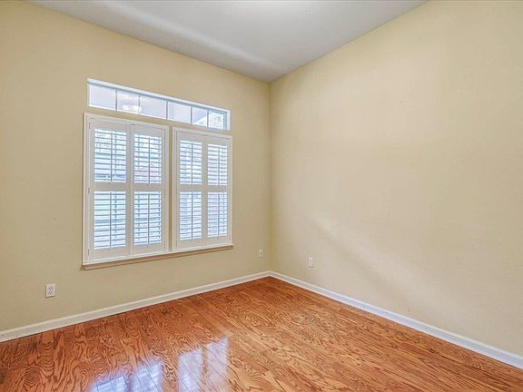 5th image of 6733 Spicewood Ln
