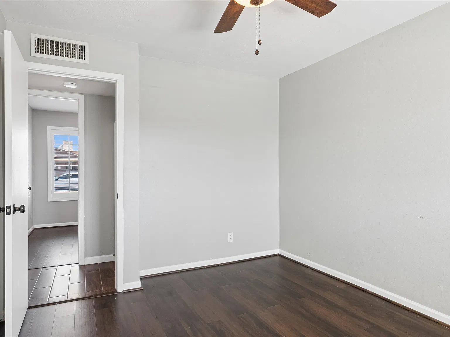 4 bed, 1450 sqft, $2,299 — Photo 2