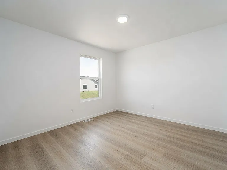 239 Newport Ave — Photo 14