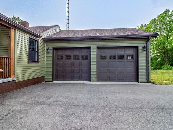 3rd image of 2114 State Road 227 N
