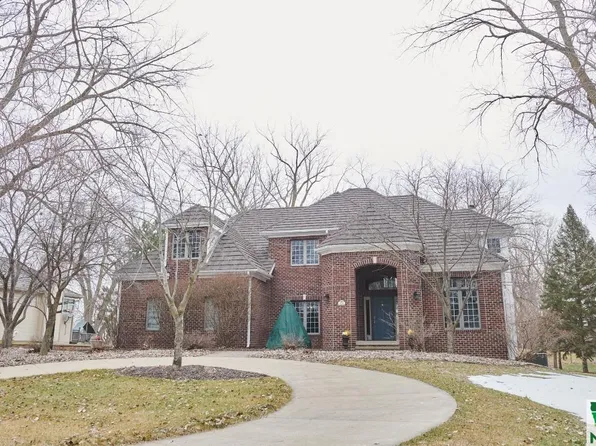 668 W Sawgrass Trl, Dakota Dunes, SD 57049