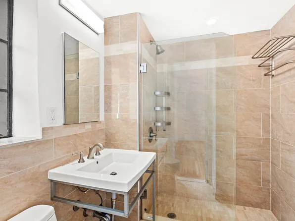 25 Tudor City Place image 4 of 4