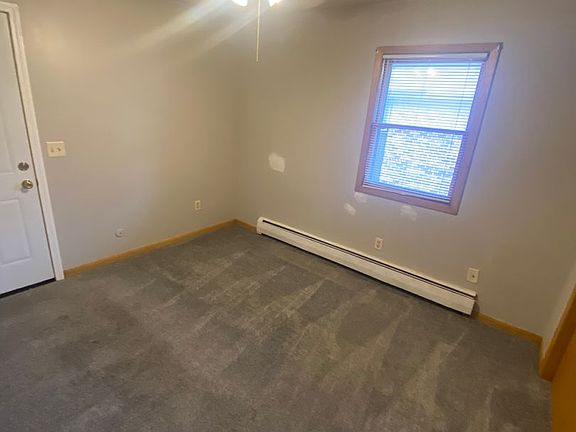3rd image of 944 E St #6
