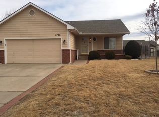 1706 N Redbarn Cir, Wichita, KS 67212