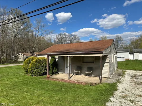 1241 Grandview Rd, Lake Milton, OH 44429