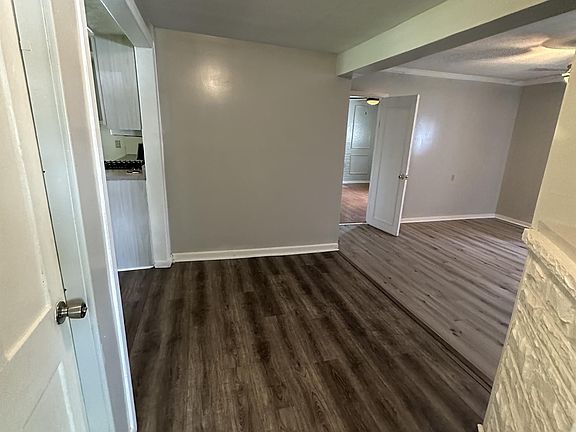 3rd image of 2223 Youll St