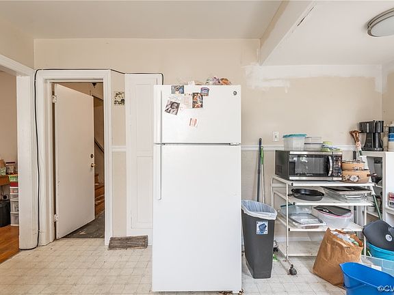 5th image of 3423 Pemberton Ave