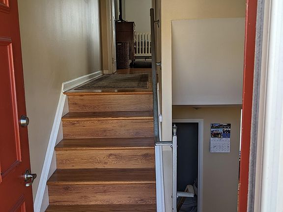 2nd image of 1361 Bluff Ave #B