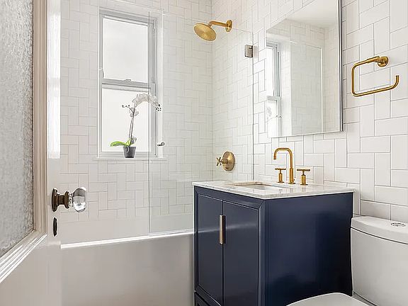 5th image of 549 41st St APT 4A