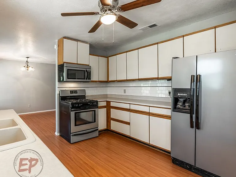 910 N Magnolia Ave — Photo 6