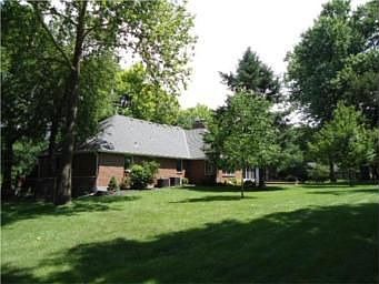 4th image of 501 W 111th Ter