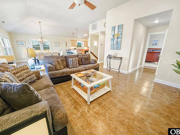 4th image of 225 W Walker St Lot 8-10