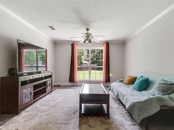 3rd image of 304 Cumberland Dr