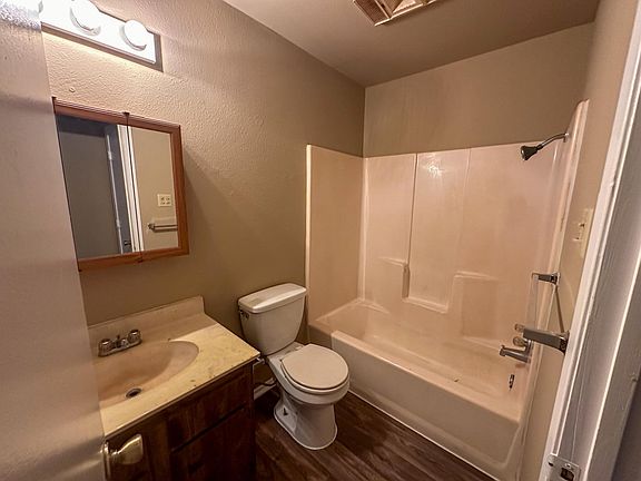 5th image of 1226 W Hunt St #1226
