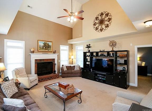 3rd image of 116 Parkside Ln