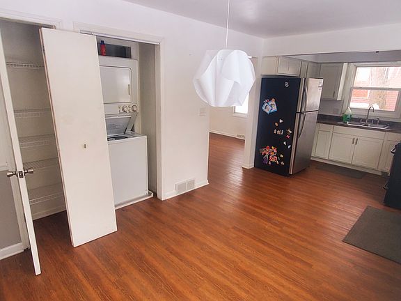2nd image of 1012 52nd St SE #1010