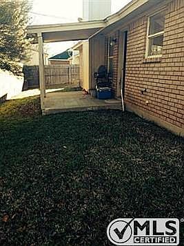 3rd image of 927 Fiero Dr