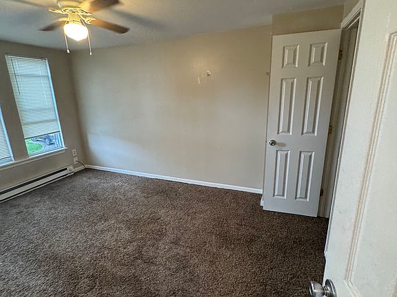3rd image of 8 Rhodes Ave