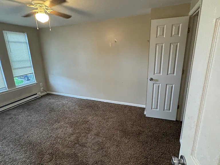 8 Rhodes Ave — Photo 3