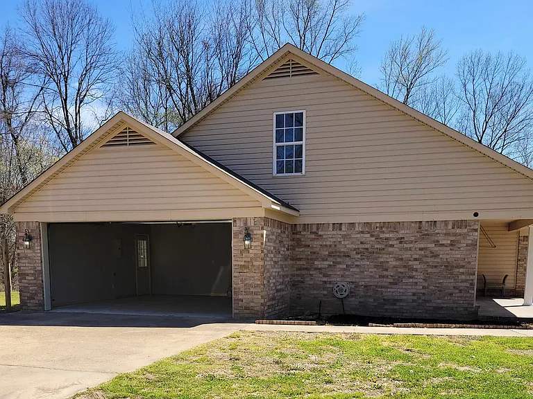 377 Walker Field Ln — Photo 3