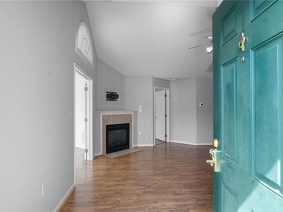 3rd image of 130 Villa Dr