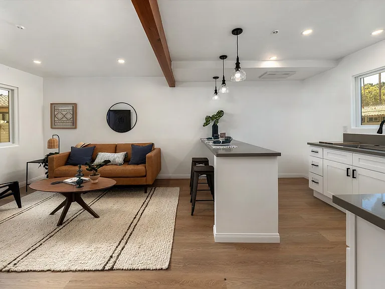 427 W Montecito St — Photo 36