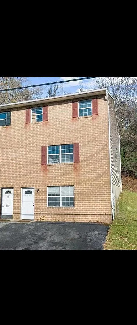 1315 Jeter Ave — Photo 1