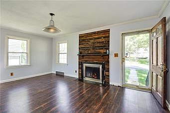 3rd image of 3432 S Arlington Ave