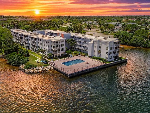 2nd image of 1820 New Palm Way #308