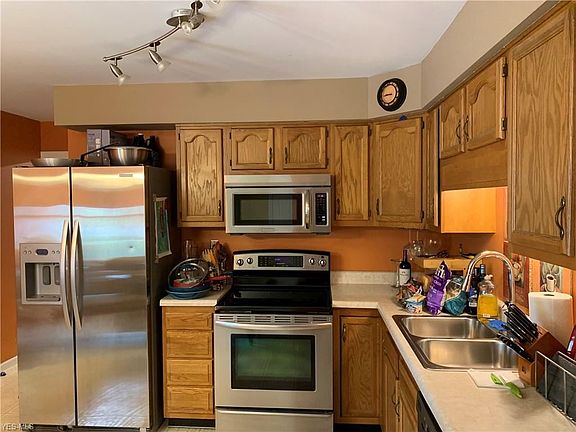 5th image of 65 Emerson Ave