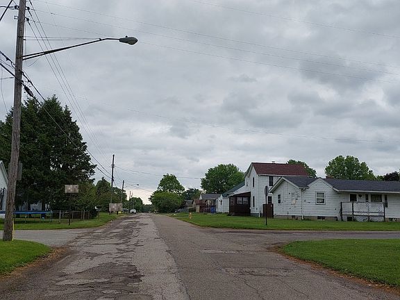 4th image of 1190 Stratford St