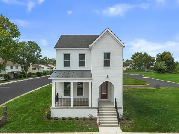 2 Dogwood Drive 24 #R2, Manassas, VA 20110