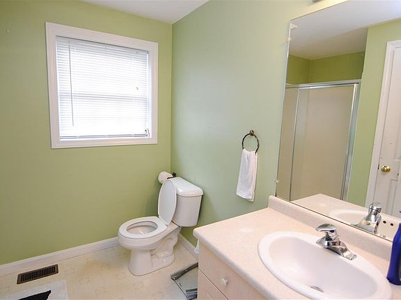 4th image of 134 Barbara Ln #134