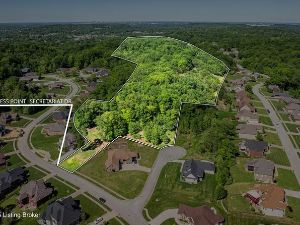 9809 Secretariat Dr, Louisville, KY 40214
